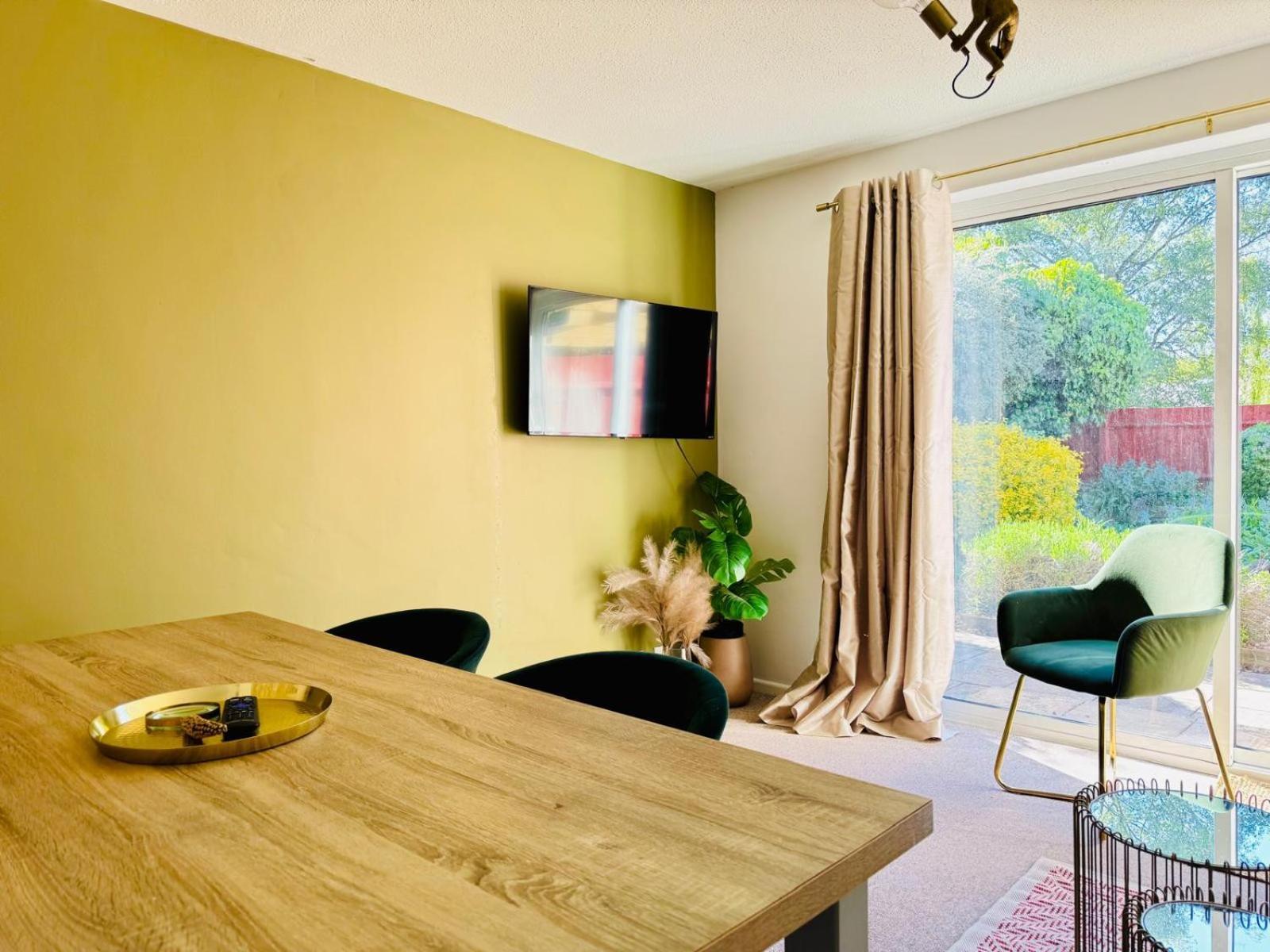 2 Bed House, Sleeps 6, Dog Friendly, Close To A14 M11, With Garden & Parking Long Stay Work Contractor Leisure, Jade Кембридж Екстер'єр фото