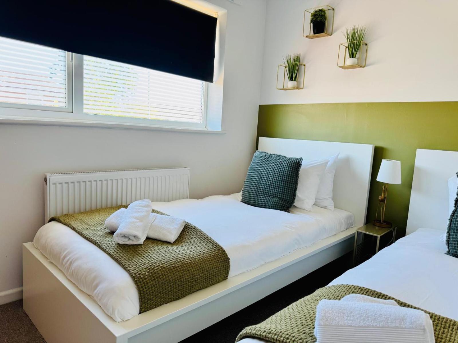 2 Bed House, Sleeps 6, Dog Friendly, Close To A14 M11, With Garden & Parking Long Stay Work Contractor Leisure, Jade Кембридж Екстер'єр фото